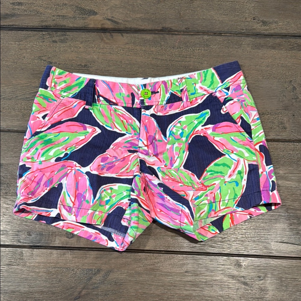 Lilly Pulitzer‎ Women’s Callahan Short Bright Navy in the Vias Size 2